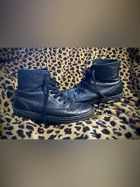 Womens Doc Martens Leyton Ankle Boot